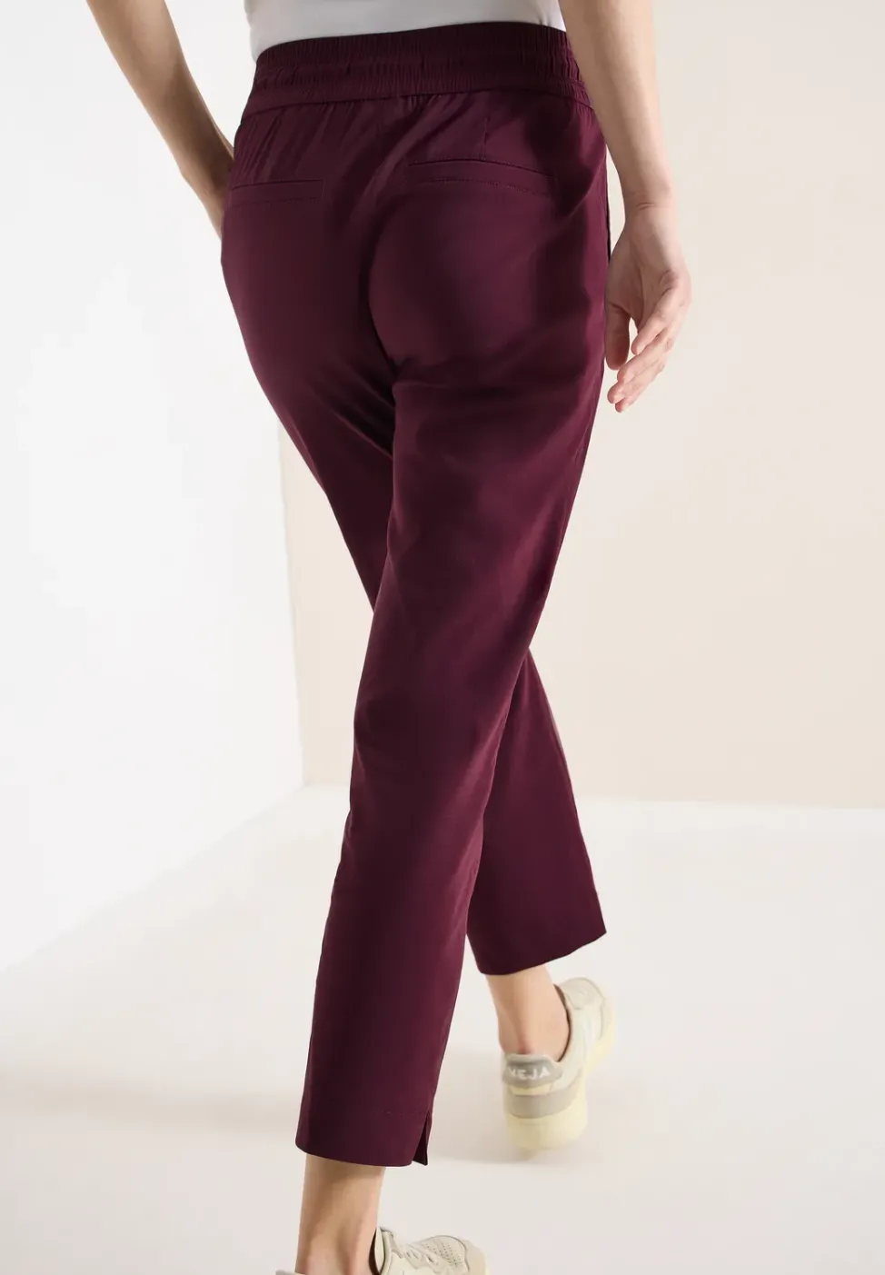 Mid Waist Slim Leg Hose im Casual Fit