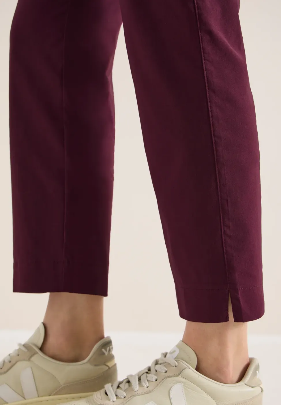 Mid Waist Slim Leg Hose im Casual Fit