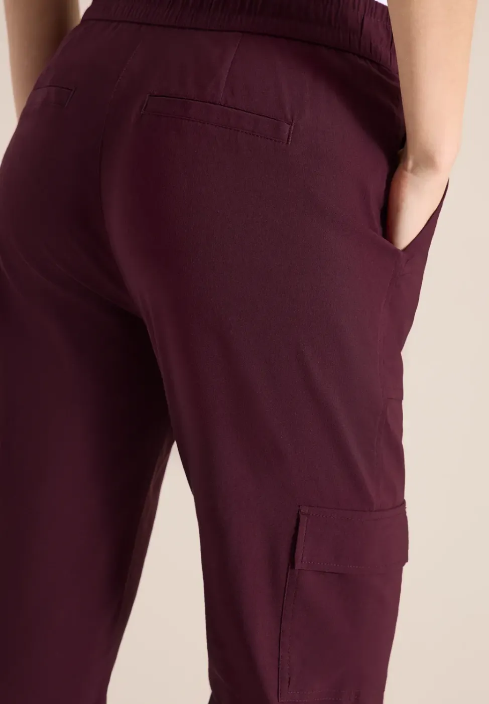 Mid Waist Slim Leg Hose im Cargo-Look