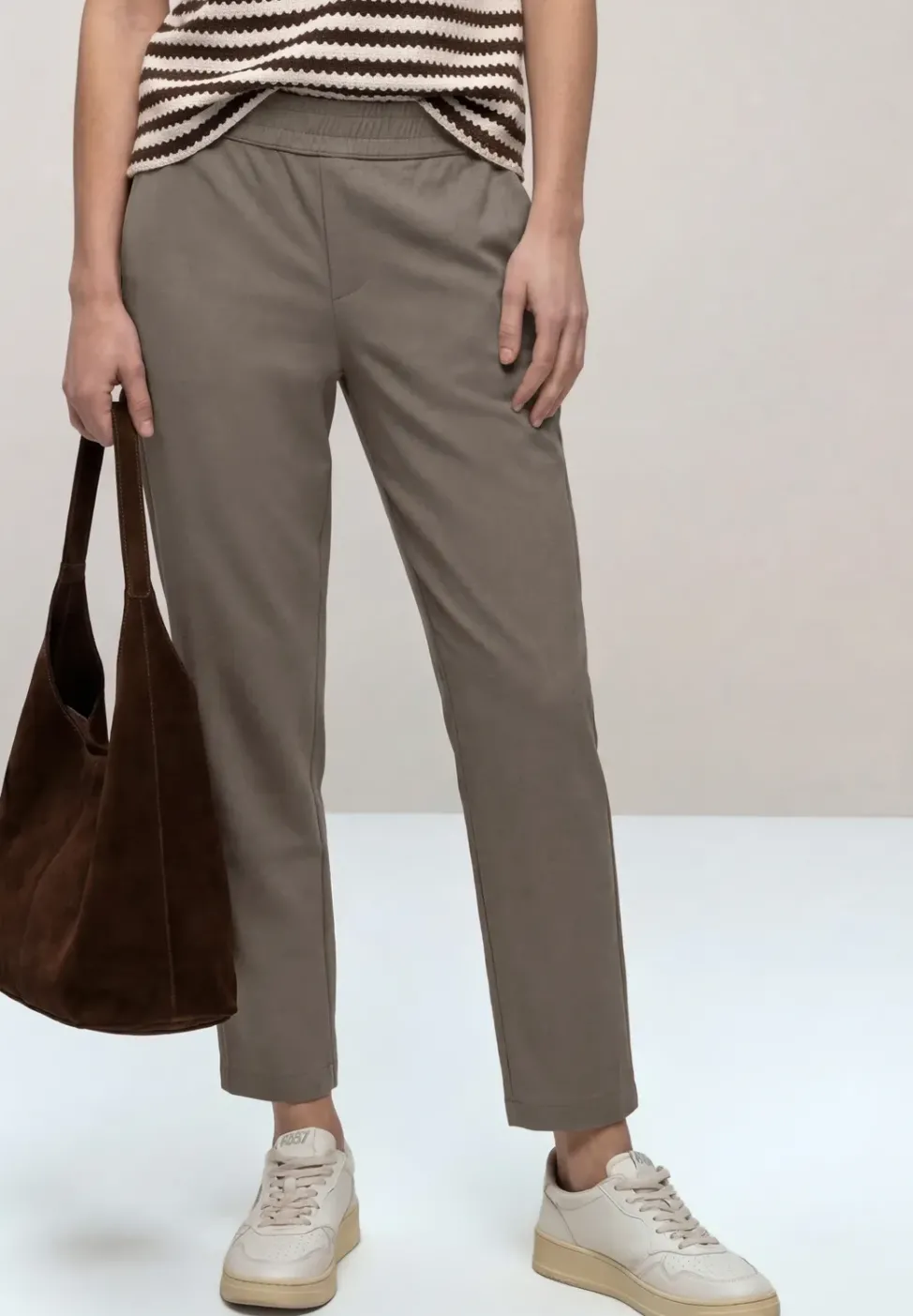 Mid Waist Slim Leg Hose im Loose Fit