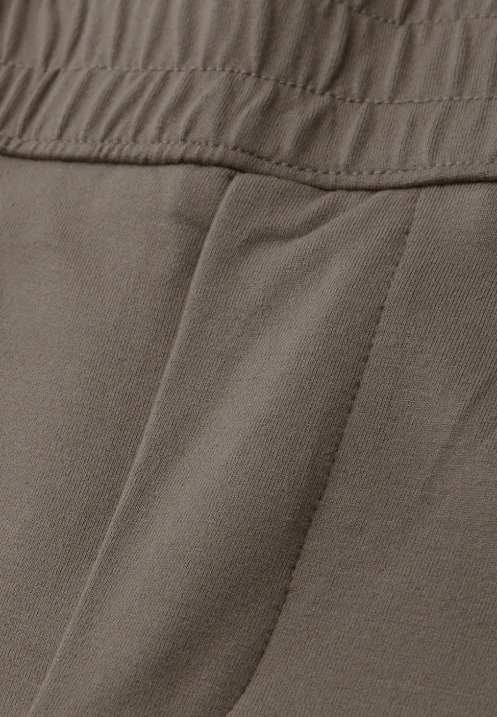 Mid Waist Slim Leg Hose im Loose Fit