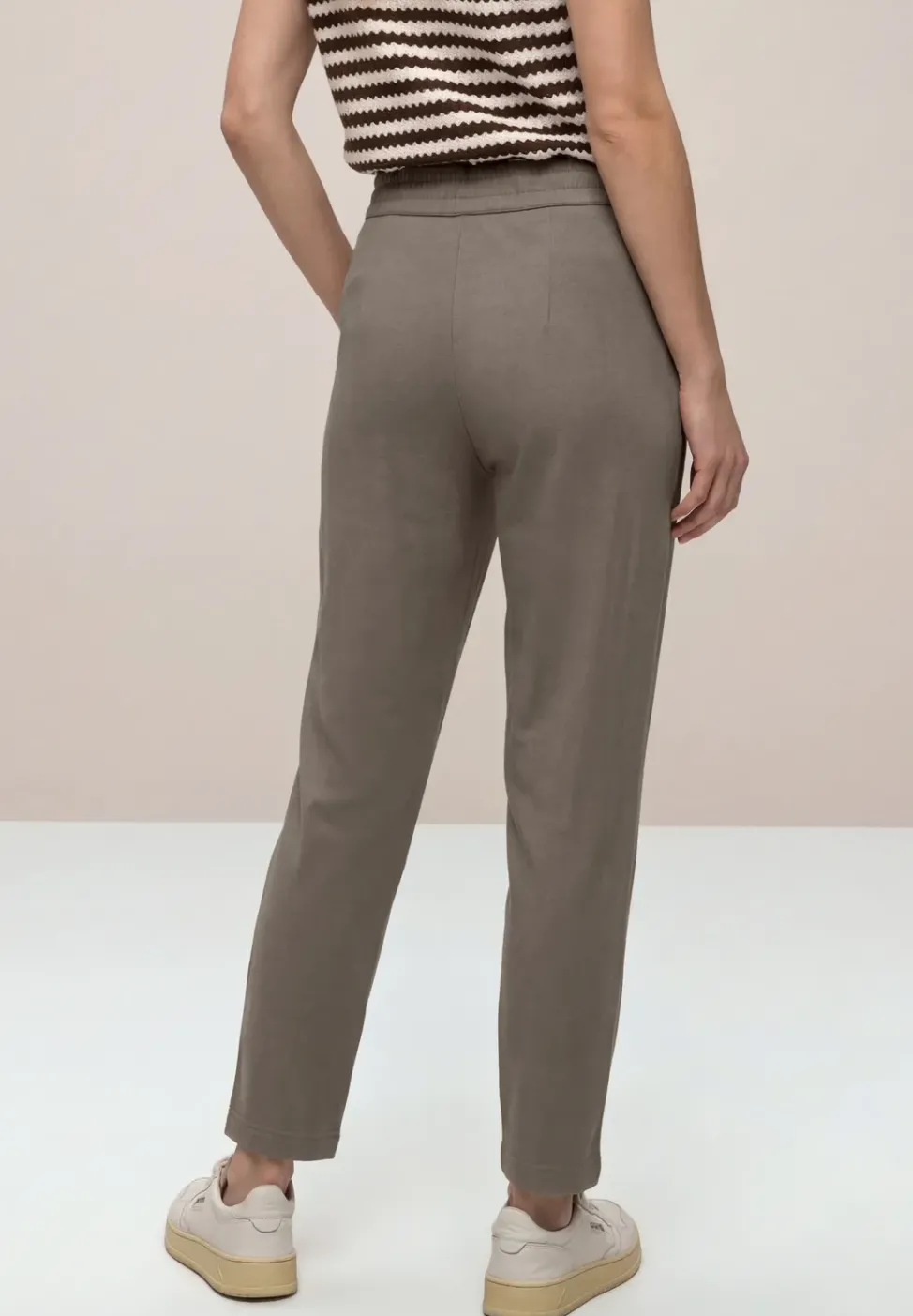 Mid Waist Slim Leg Hose im Loose Fit