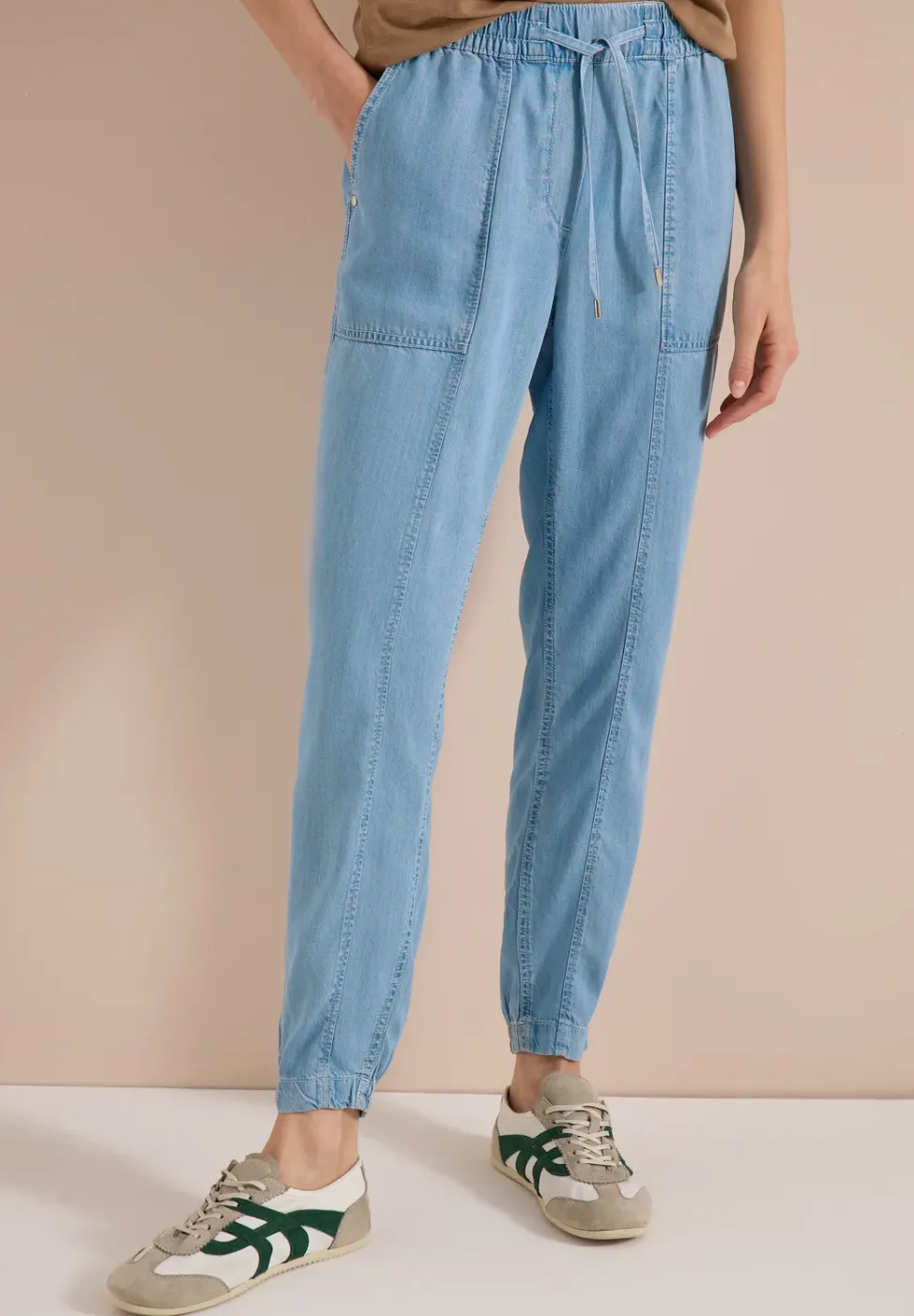 Mid Waist Slim Leg Hose im Washed-Look