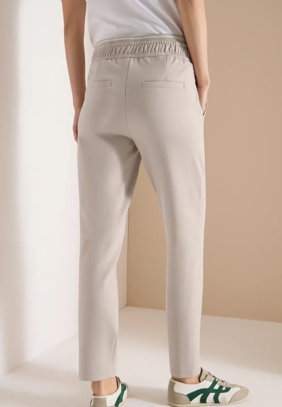 Mid Waist Slim Leg Hose im Casual Fit