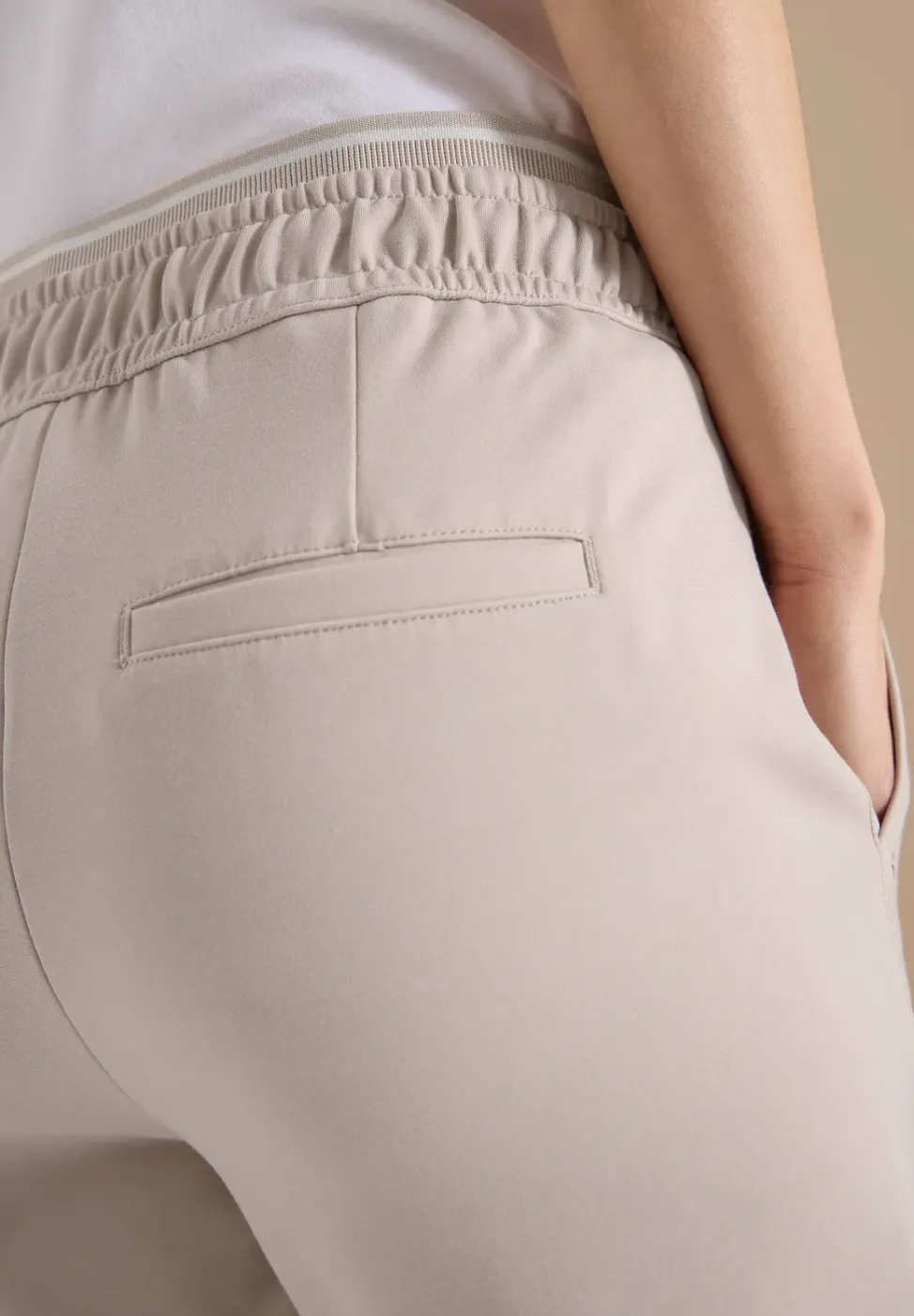 Mid Waist Slim Leg Hose im Casual Fit