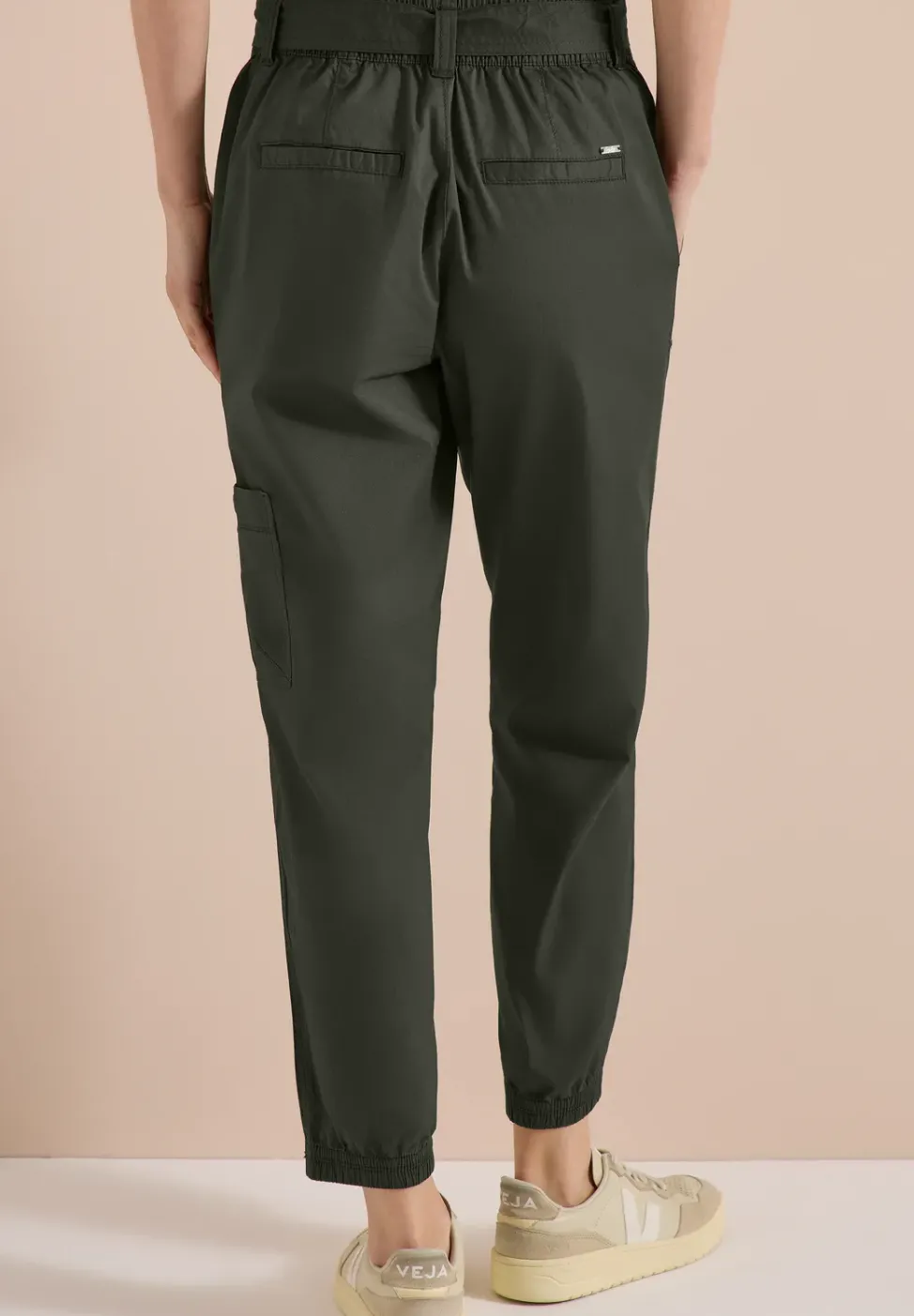 Mid Waist Slim Leg Hose im Loose Fit