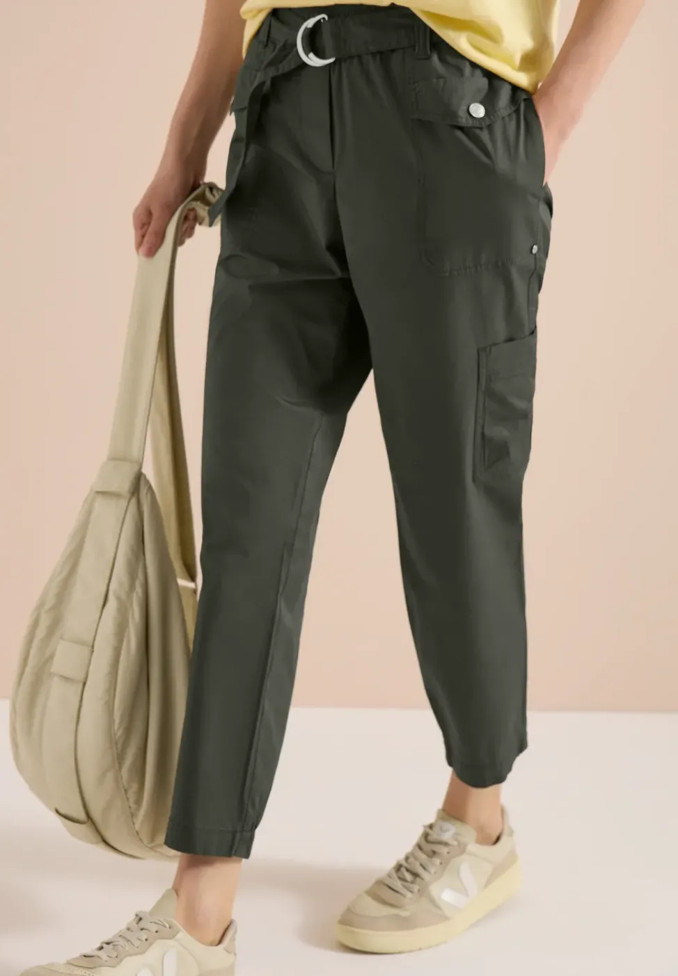 Mid Waist Slim Leg Hose im Loose Fit