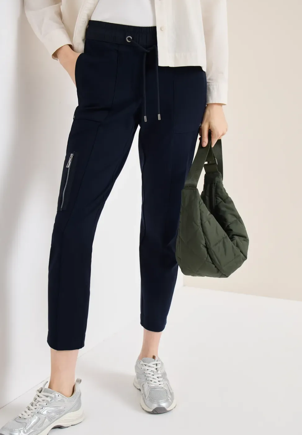 Mid Waist Slim Leg Hose im Casual Fit