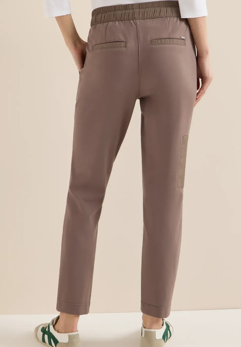 Mid Waist Slim Leg Hose im Casual Fit