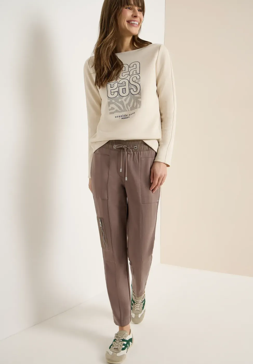 Mid Waist Slim Leg Hose im Casual Fit