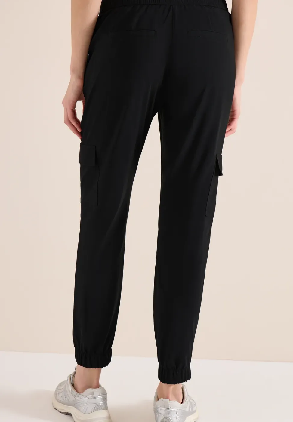 Mid Waist Slim Leg Hose im Cargo-Look