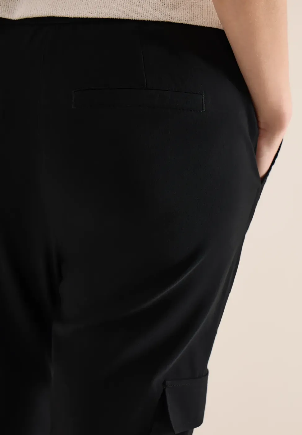 Mid Waist Slim Leg Hose im Cargo-Look