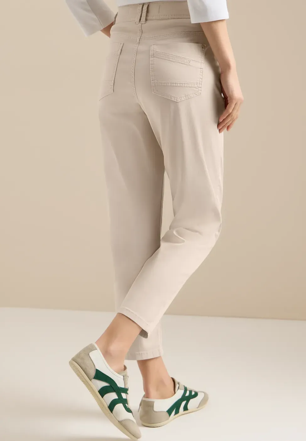 Mid Waist Slim Leg Hose im Casual Fit