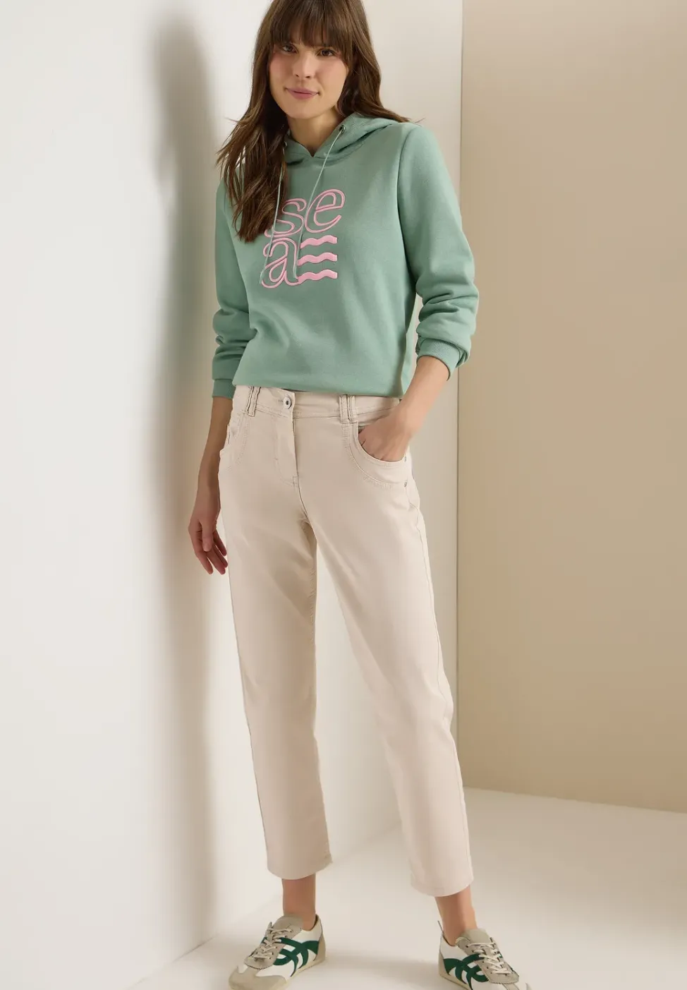 Mid Waist Slim Leg Hose im Casual Fit