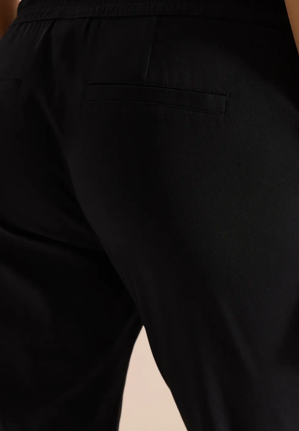 Mid Waist Slim Leg Hose im Casual Fit