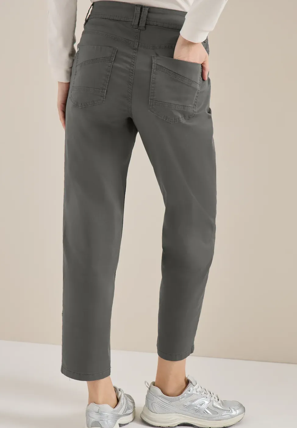 Mid Waist Slim Leg Hose im Casual Fit