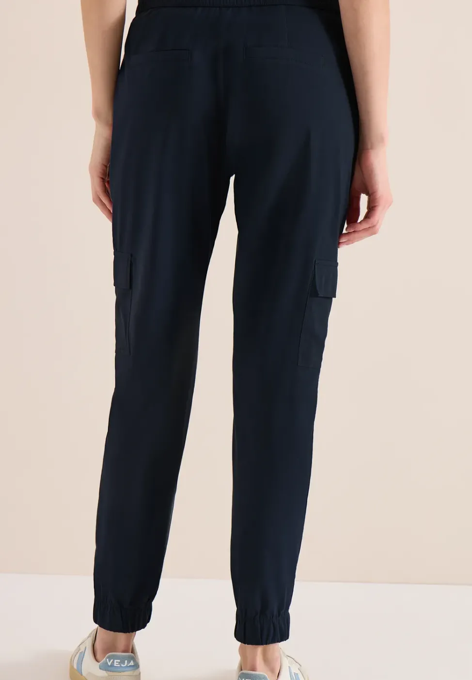 Mid Waist Slim Leg Hose im Cargo-Look