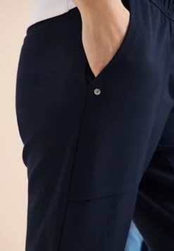 Mid Waist Slim Leg Hose im Casual Fit