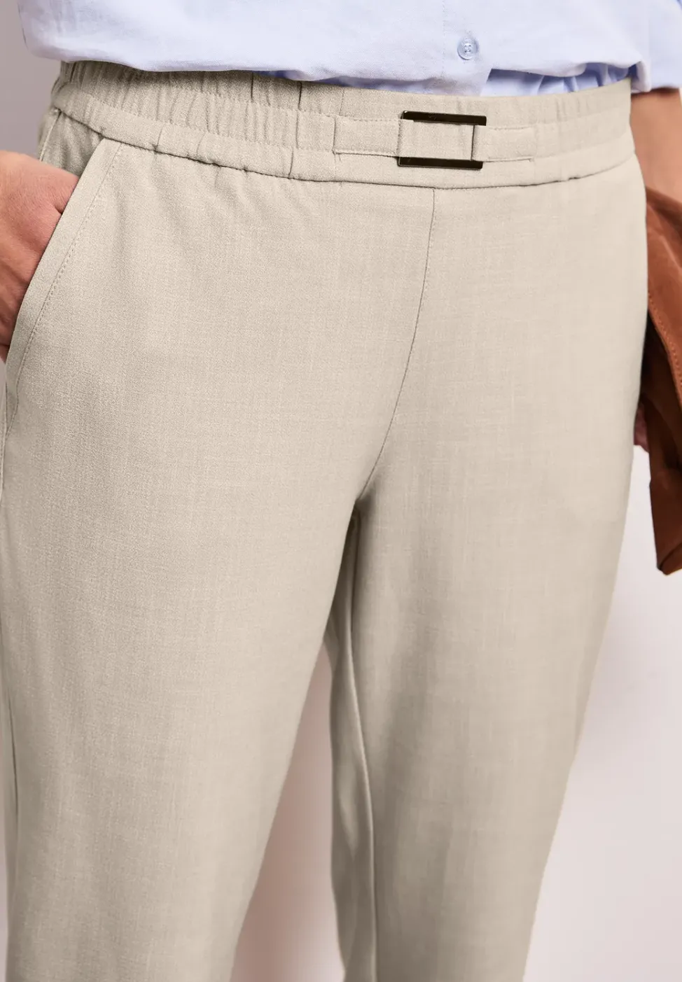 Mid Waist Slim Leg Hose mit Schnalle