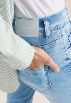 Mid Waist Slim Leg Jeans im Slim Fit