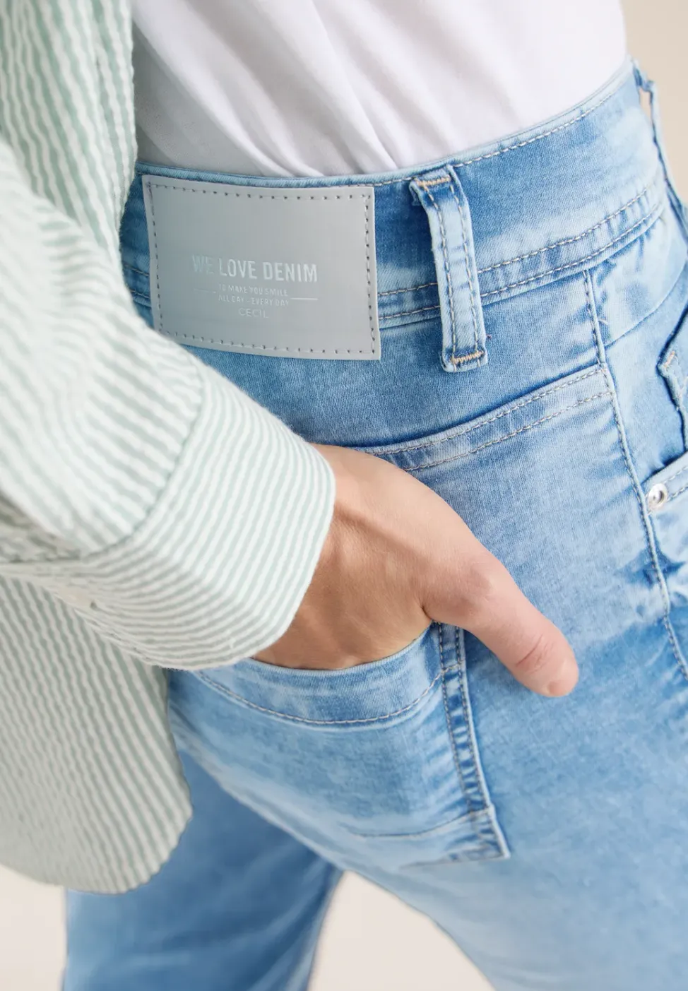 Mid Waist Slim Leg Jeans im Slim Fit