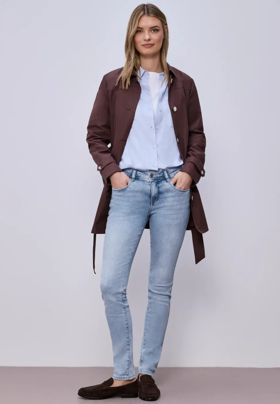 Mid Waist Slim Leg Jeans im Slim Fit