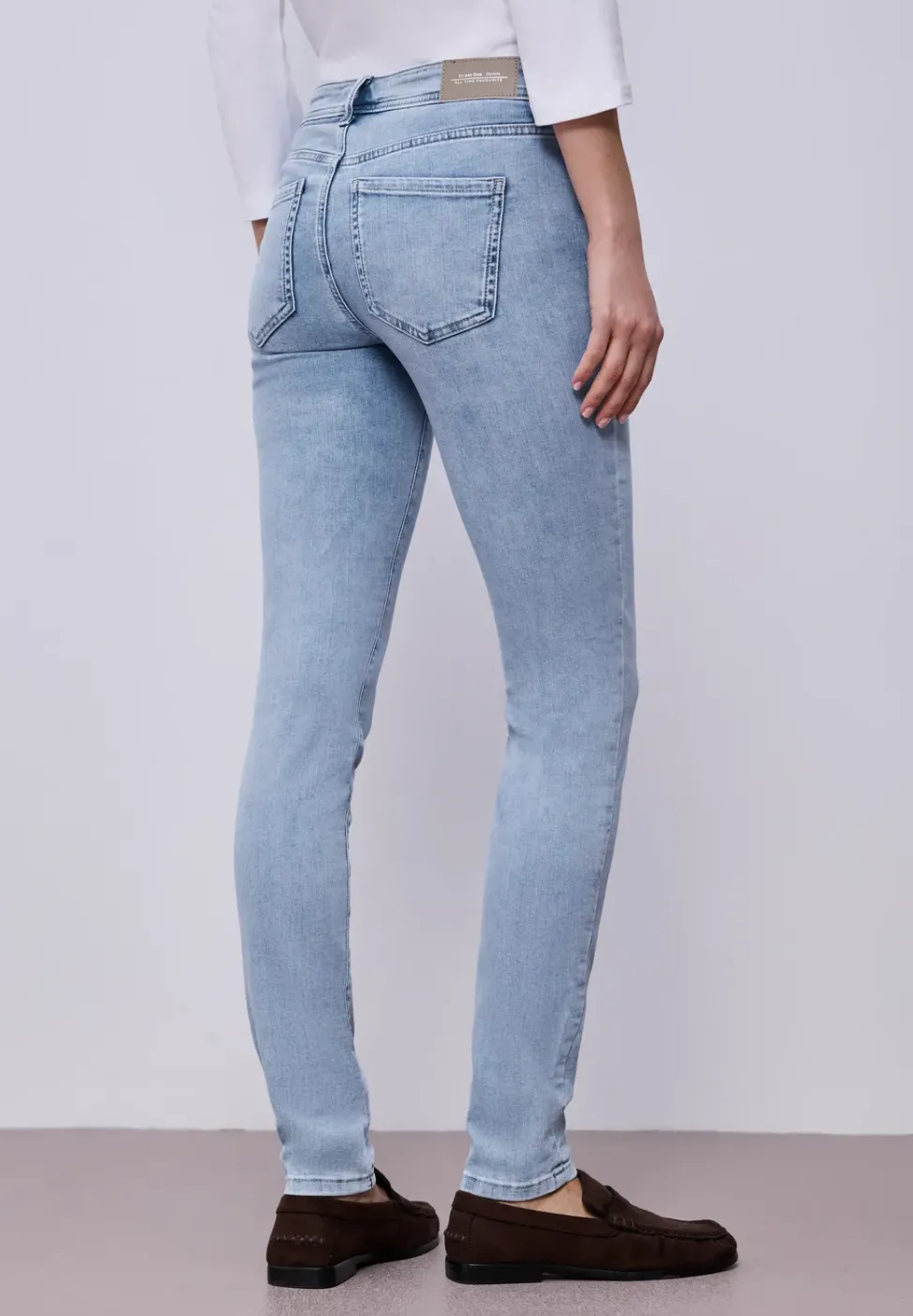 Mid Waist Slim Leg Jeans im Slim Fit
