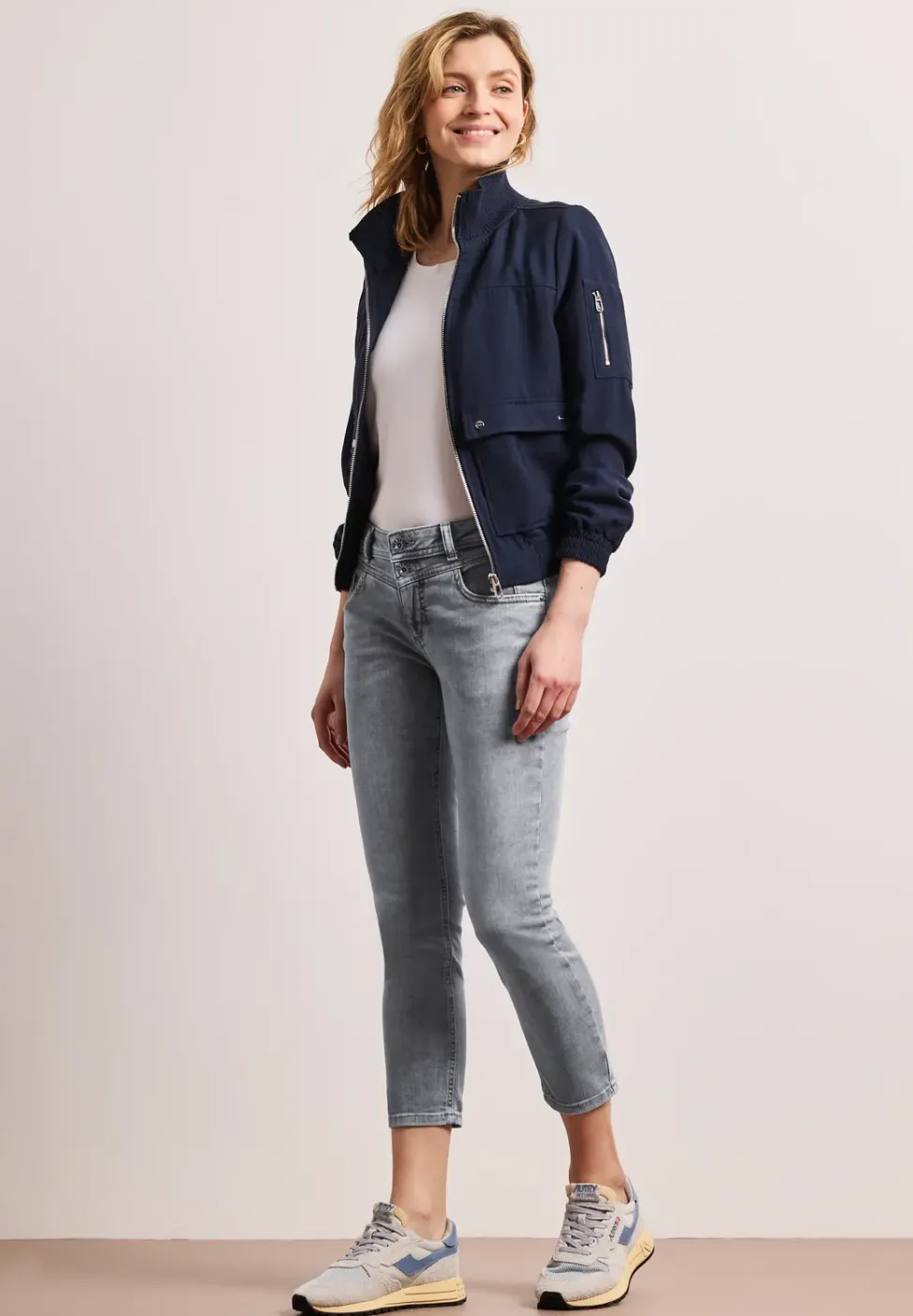 Mid Waist Slim Leg Jeans im Slim Fit