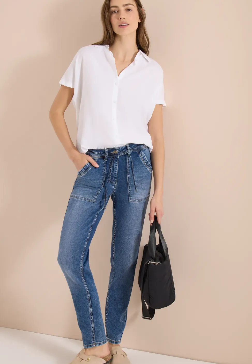 Mid Waist Slim Leg Jeans im Casual Fit