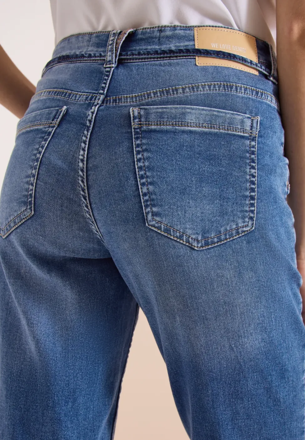 Mid Waist Slim Leg Jeans im Casual Fit