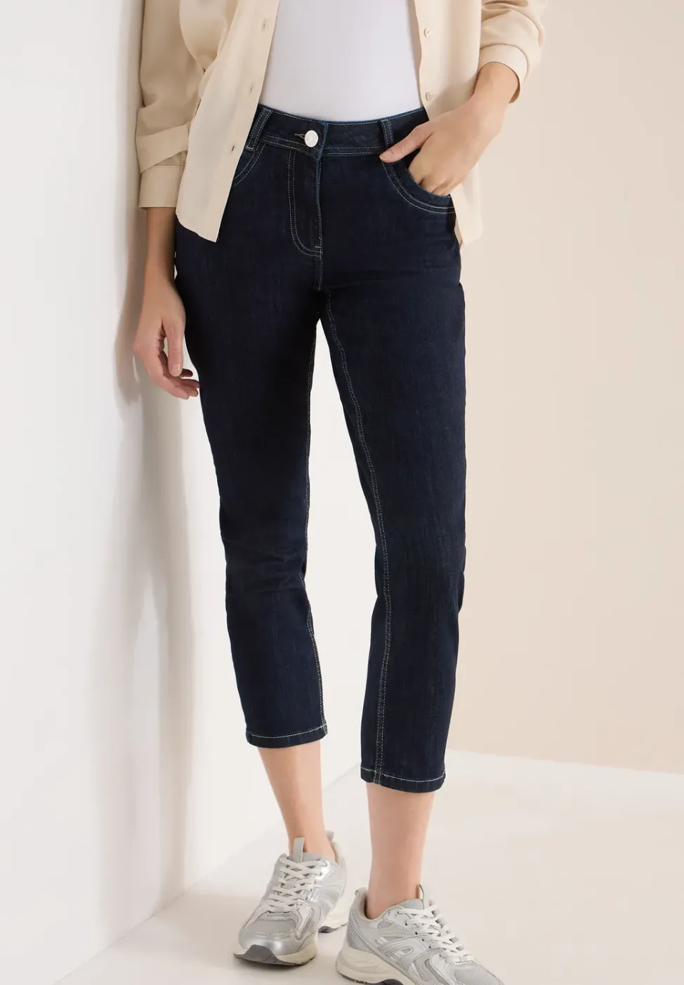 Mid Waist Slim Leg Jeans im Casual Fit