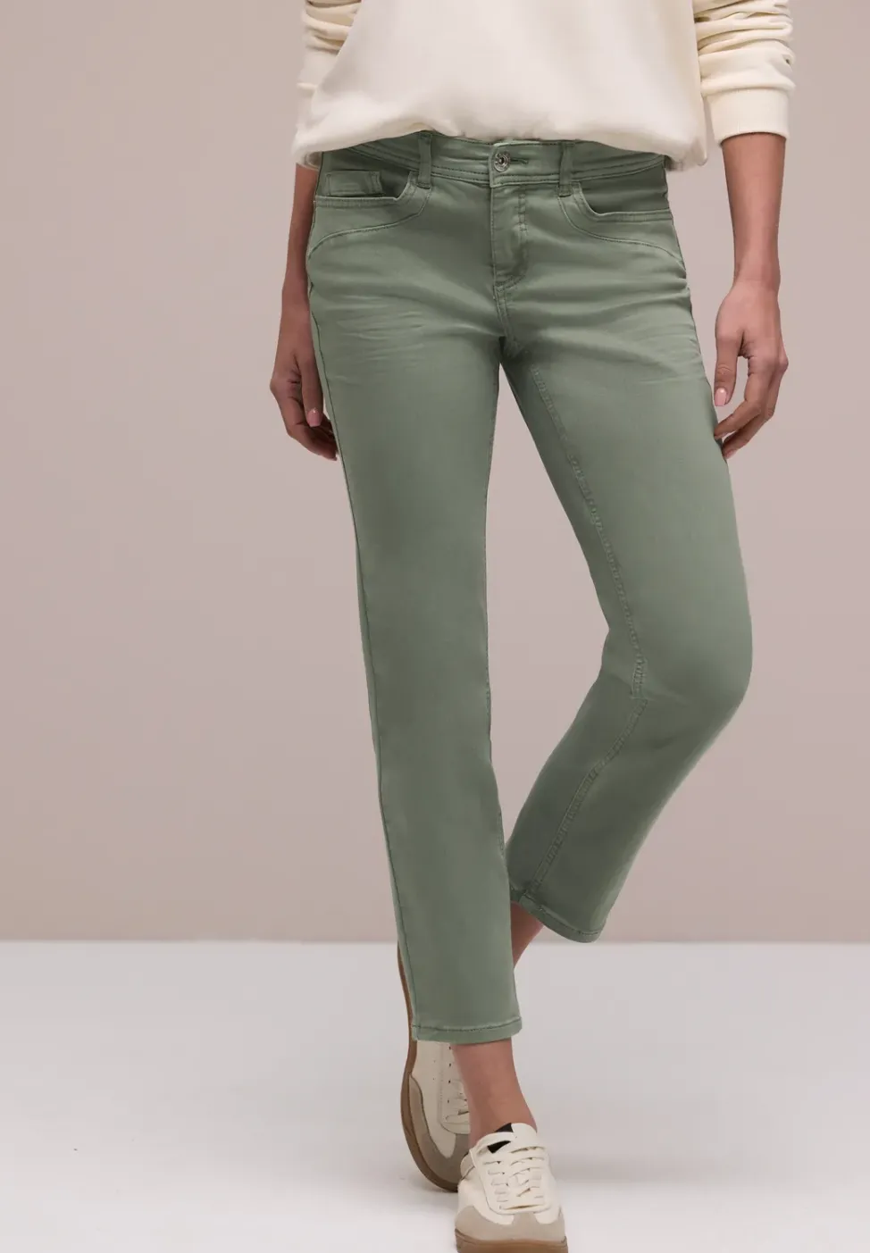 Mid Waist Straight Leg Jeans im Slim Fit