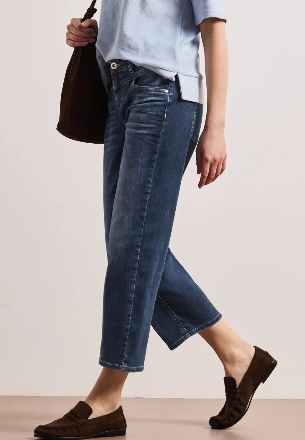 Mid Waist Straight Leg Jeans im Casual Fit