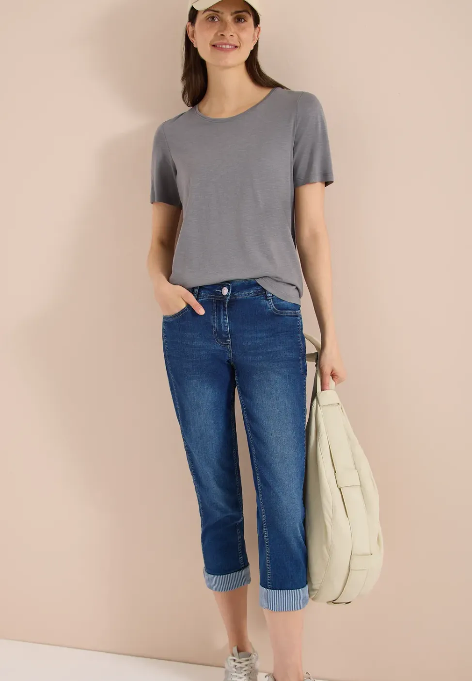 Mid Waist Straight Leg Jeans im Casual Fit
