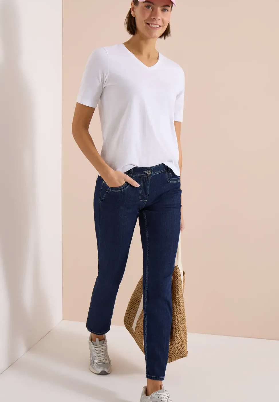 Mid Waist Straight Leg Jeans im Casual Fit