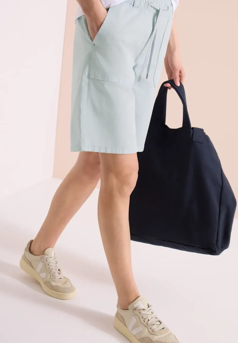 Mid Waist Straight Leg Shorts im Casual Fit