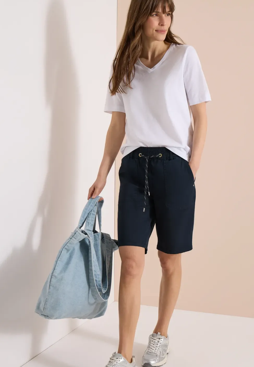 Mid Waist Straight Leg Shorts im Casual Fit