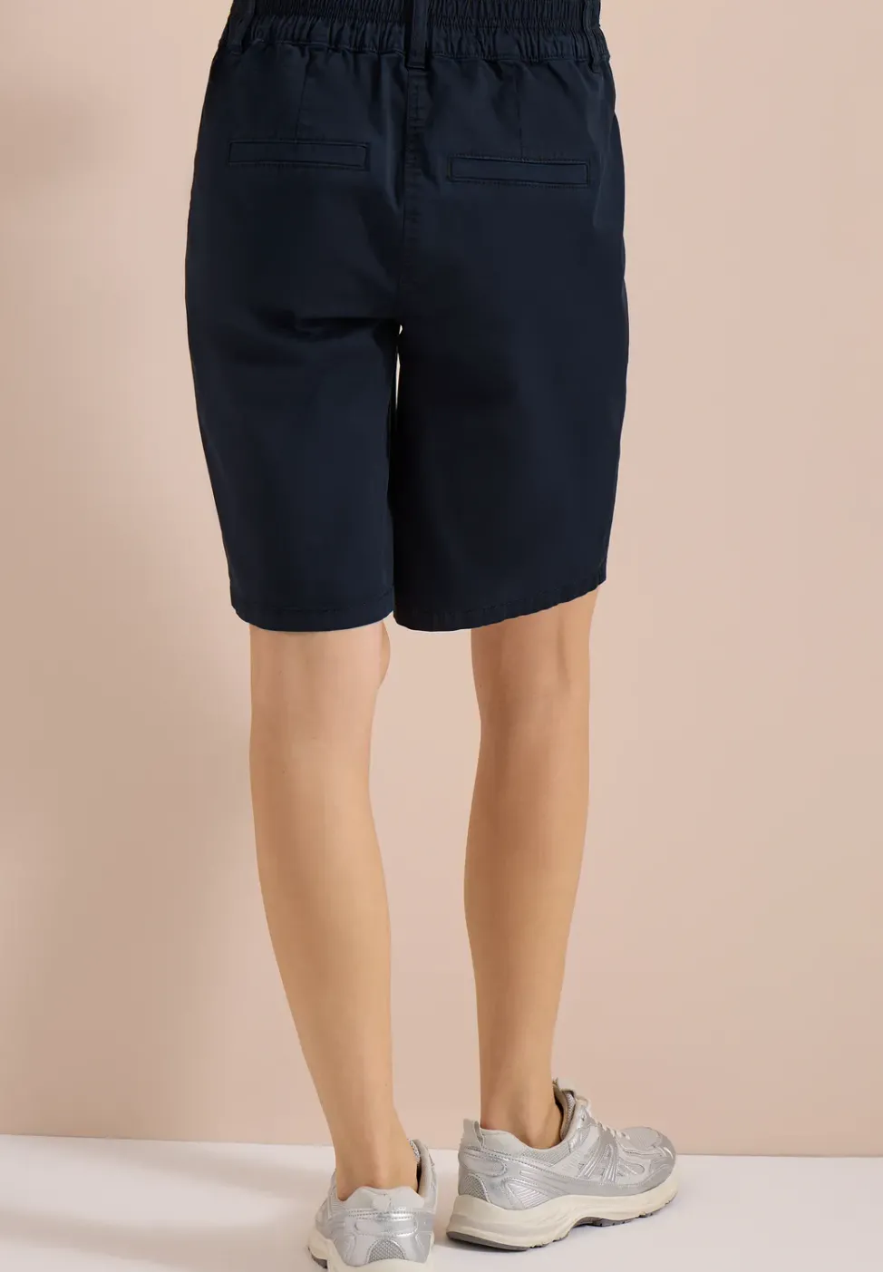 Mid Waist Straight Leg Shorts im Casual Fit