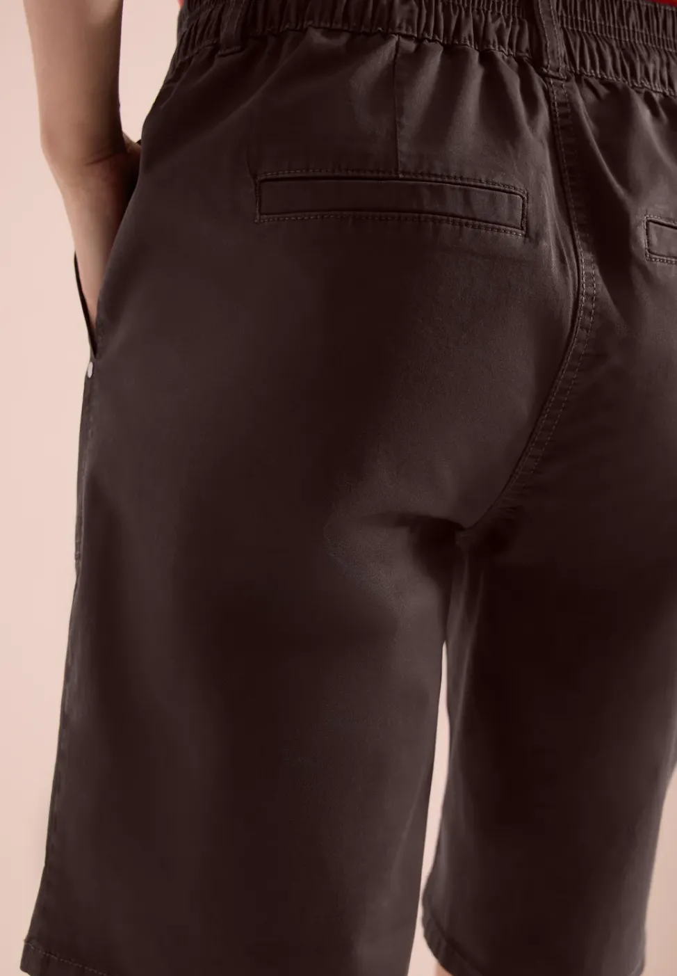 Mid Waist Straight Leg Shorts im Casual Fit