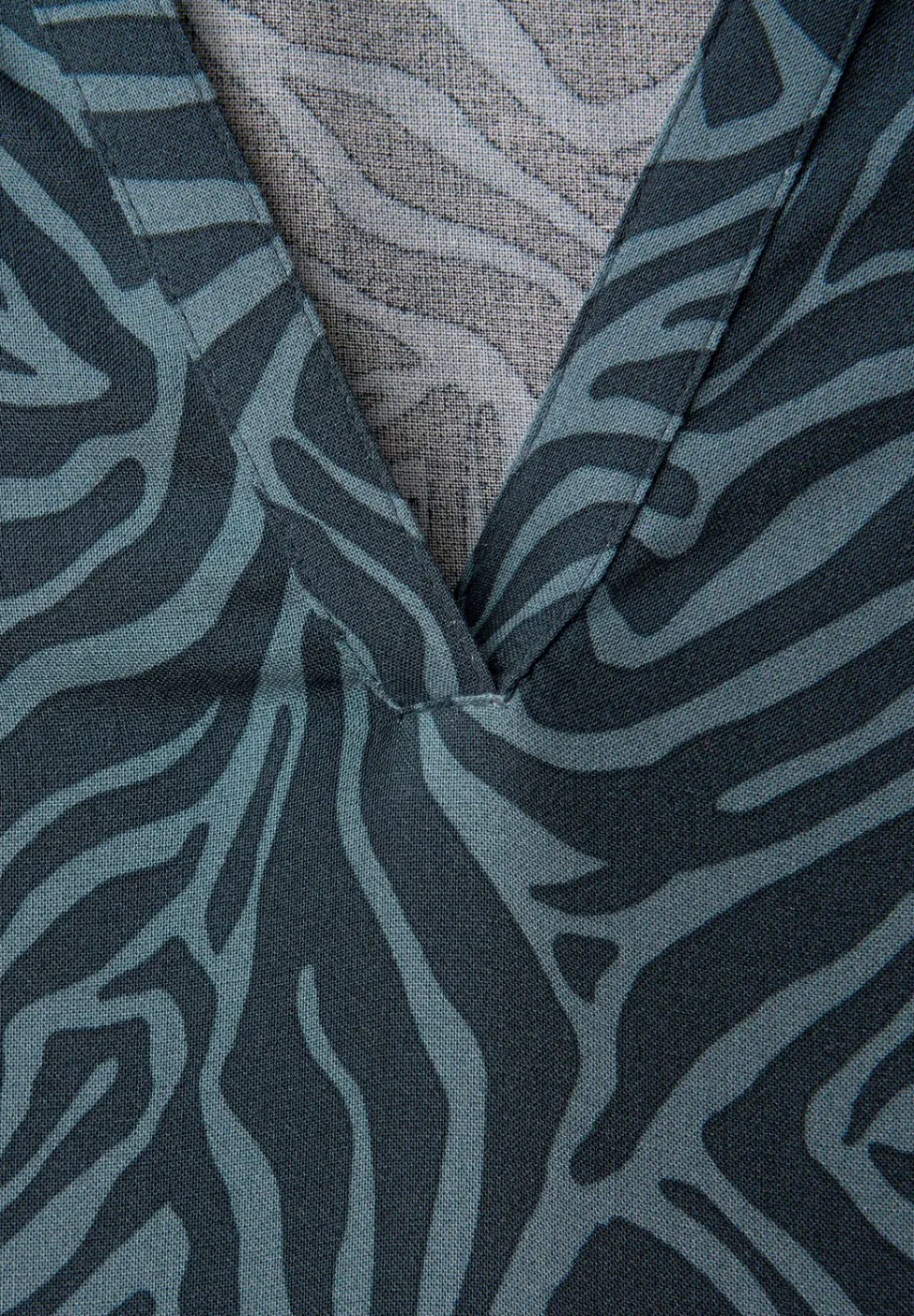 Midi-Kleid mit grafischem Print