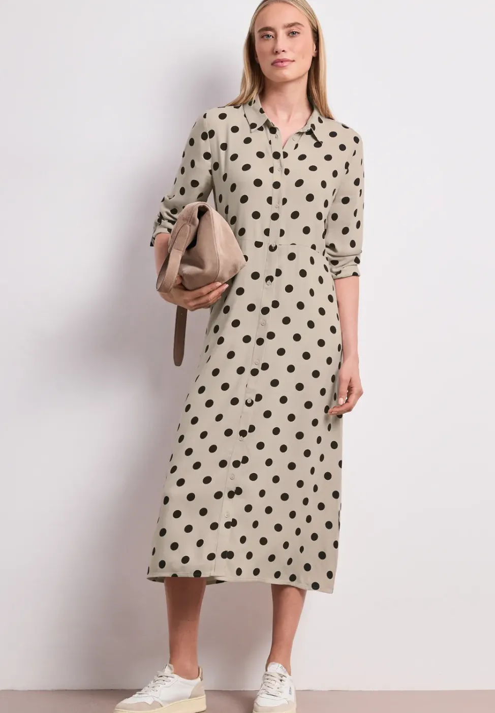 Midi-Kleid mit Knöpfen und Punktmuster