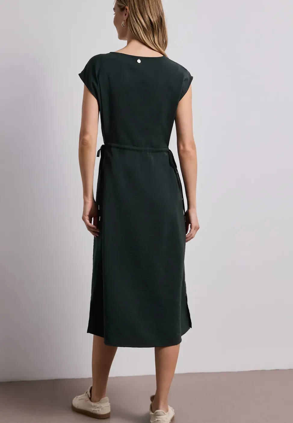 Midi-Kleid mit U-Boot-Ausschnitt