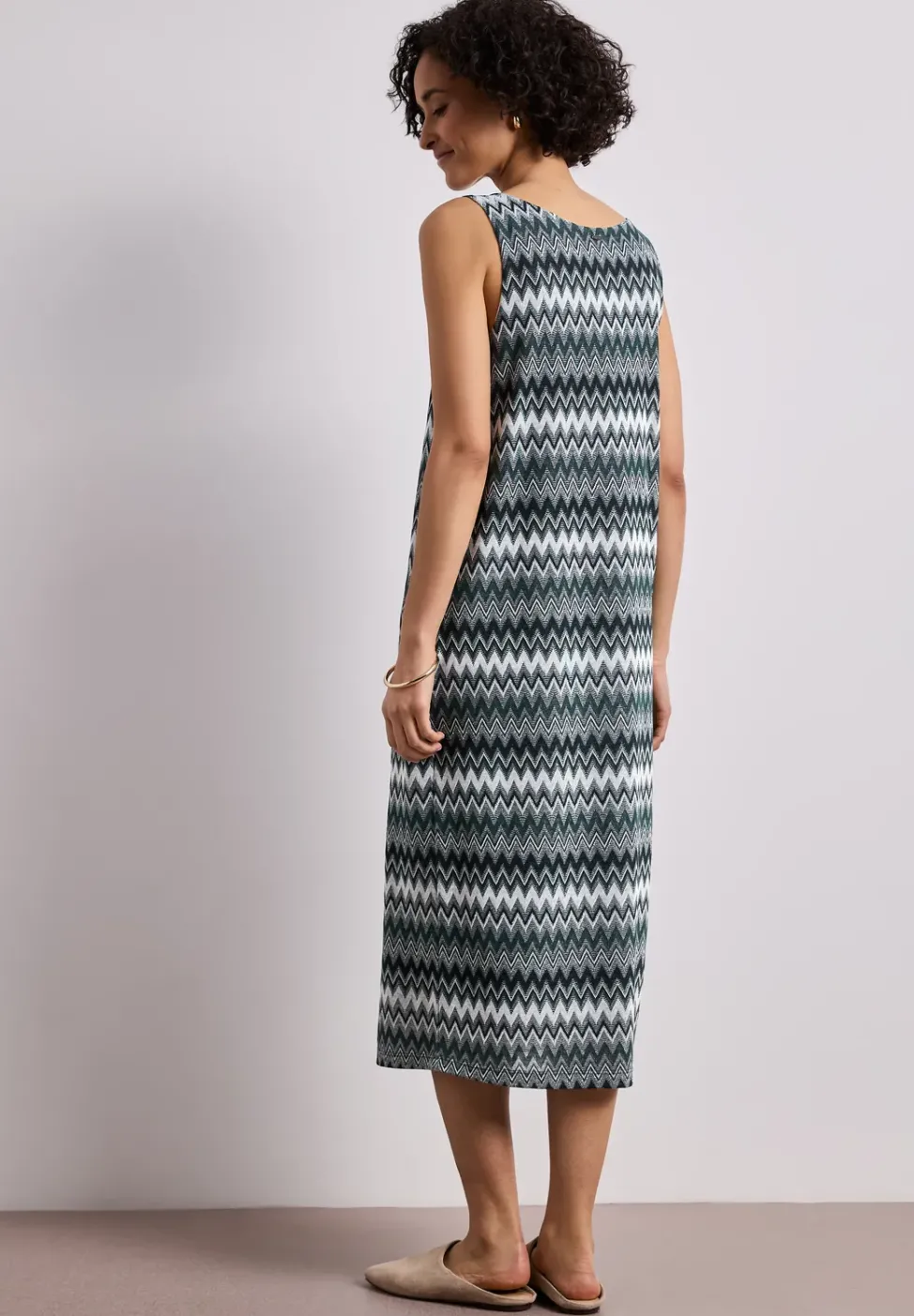 Midi-Kleid mit V-Neck in Jacquard-Qualität