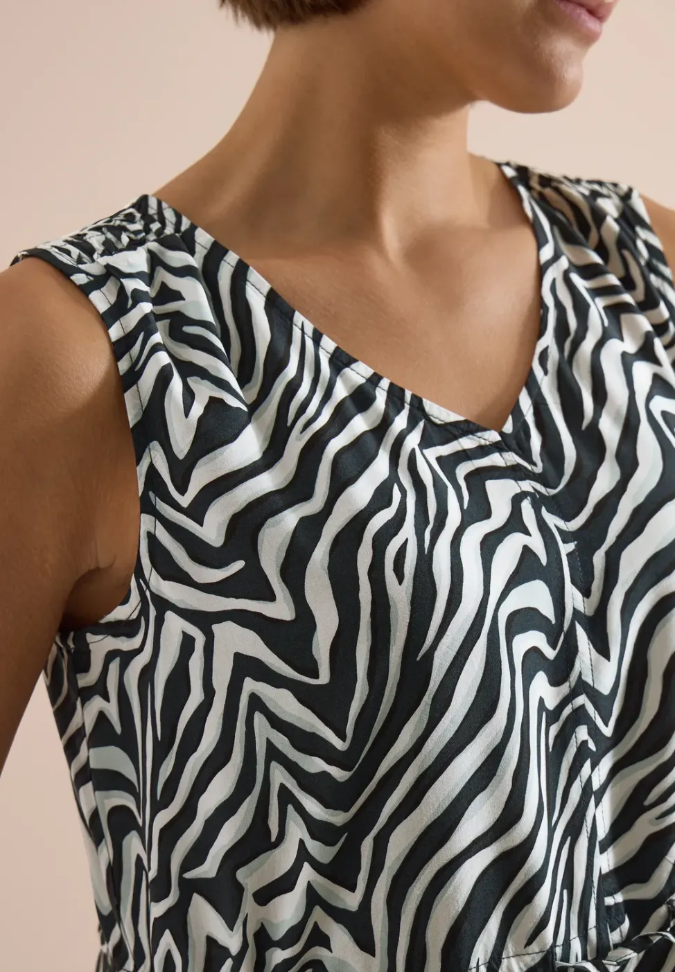 Midikleid mit V-Neck und Zebraprint