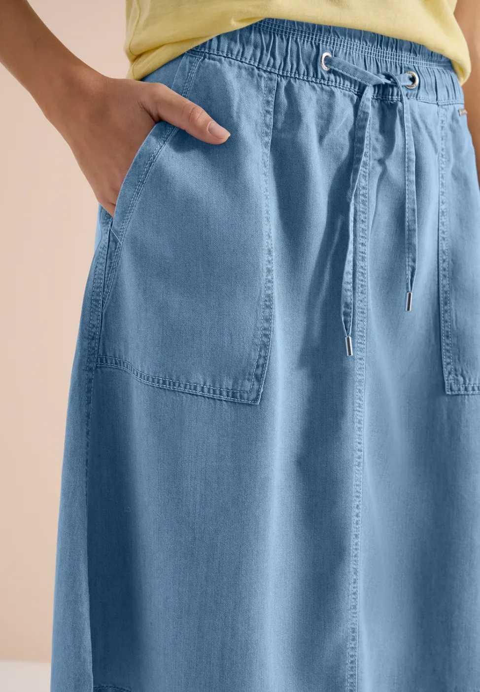 Midi-Rock mit Taschen in Denim-Optik