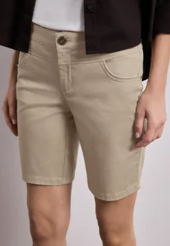 Mid Waist Bermuda in Satin-Optik
