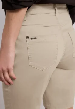 Mid Waist Bermuda in Satin-Optik