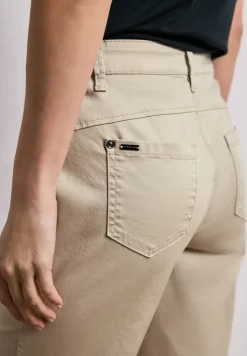 Mid Waist Bermuda in Satin-Optik