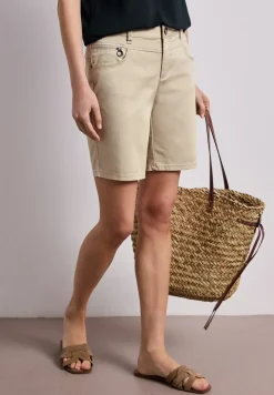 Mid Waist Bermuda in Satin-Optik