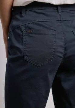 Mid Waist Bermuda in Satin-Optik